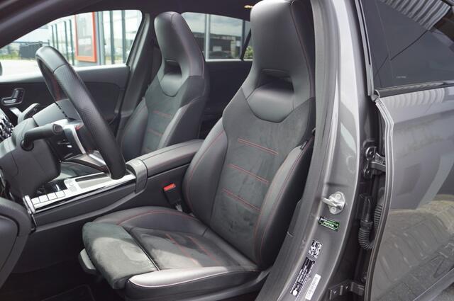 Mercedes-Benz A-KLASSE 200 AMG LINE / Panodak / Head-up/ Memory stoelen/ LED/Trekhaak afnb.