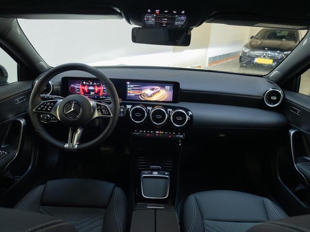 Mercedes-Benz A-KLASSE Hatchback 180 Business Solution Luxury Panorama dak