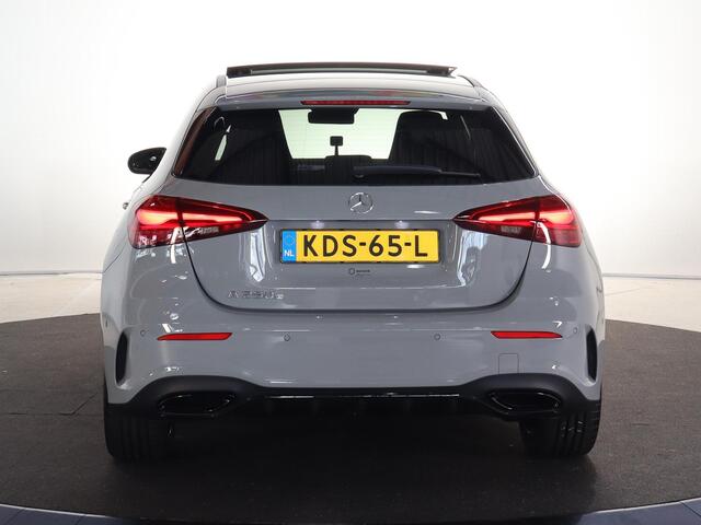 Mercedes-Benz A-KLASSE 250e Business Solution AMG | Panoramaschuifdak | AMG Plus Line | Head up | Nightpakket | 19 inch AMG-velgen |