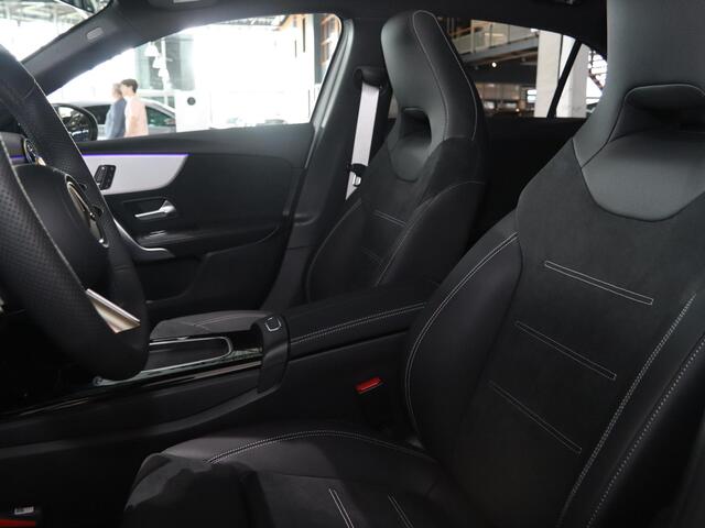 Mercedes-Benz A-KLASSE 250e Business Solution AMG | Panoramaschuifdak | AMG Plus Line | Head up | Nightpakket | 19 inch AMG-velgen |