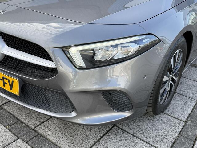 Mercedes-Benz A-KLASSE 180 Aut. Edition Xenon-LED | Navi | Camera | M-Bux | Sport St.