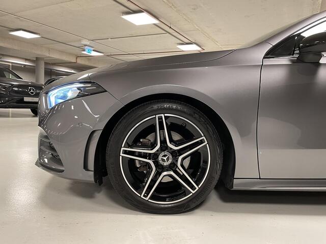 Mercedes-Benz A-KLASSE 180 AMG | Pano | Sfeerverlichting | Stoelverwarming