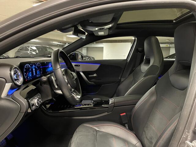 Mercedes-Benz A-KLASSE 180 AMG | Pano | Sfeerverlichting | Stoelverwarming
