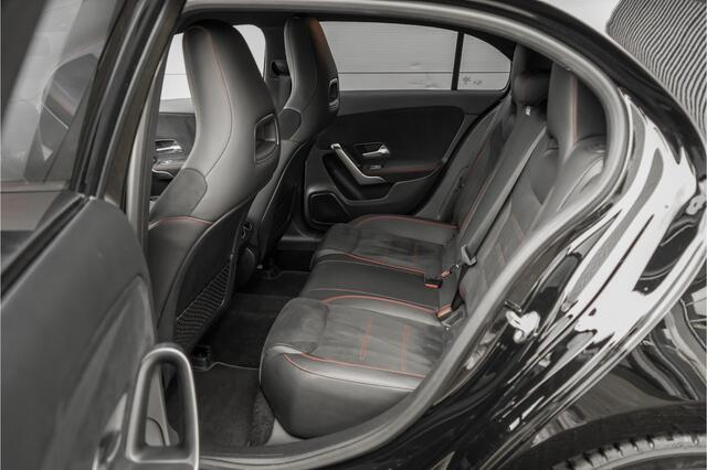Mercedes-Benz A-KLASSE 180 Business Solution AMG Camera CarPlay Black Pack 18"