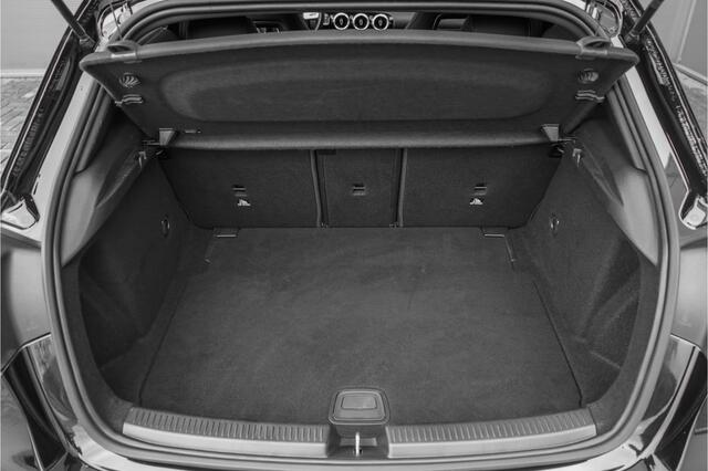 Mercedes-Benz A-KLASSE 180 Business Solution AMG Camera CarPlay Black Pack 18"