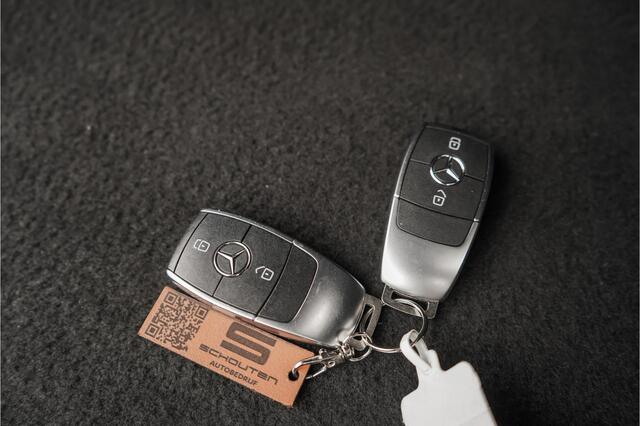 Mercedes-Benz A-KLASSE 180 Business Solution AMG Camera CarPlay Black Pack 18"