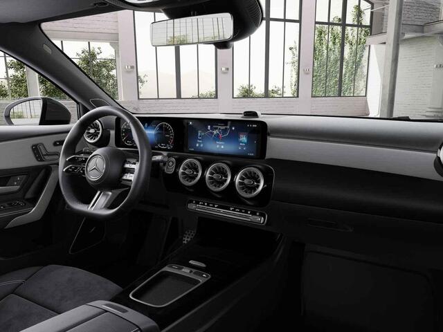 Mercedes-Benz A-KLASSE Hatchback 250 e Business Solution AMG