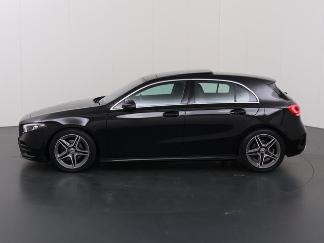 Mercedes-Benz A-KLASSE 200 Business Solution AMG | Panoramadak | Widescreen | Sfeerverlichting | Stoelverwarming |