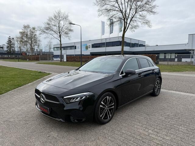 Mercedes-Benz A-KLASSE 180 Luxury Line Navi