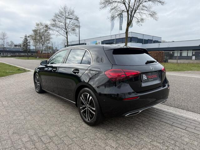 Mercedes-Benz A-KLASSE 180 Luxury Line Navi