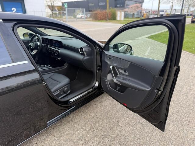 Mercedes-Benz A-KLASSE 180 Luxury Line Navi