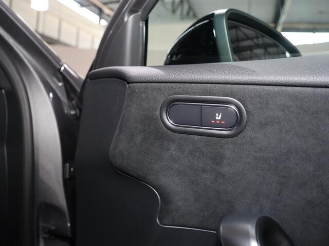 Mercedes-Benz A-KLASSE 180 Business Solution AMG | Panoramaschuifdak | Stoelverwarming | Achteruitrijcamera | MULTIBEAM LED | Night |