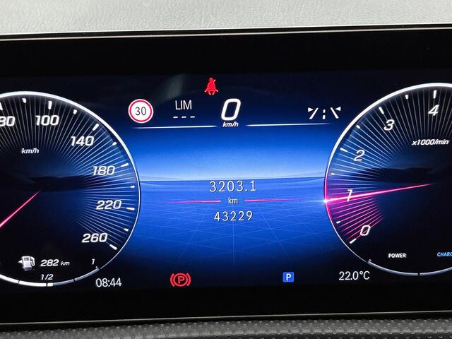 Mercedes-Benz A-KLASSE 180 Luxury Line | Winter pack | Leder |