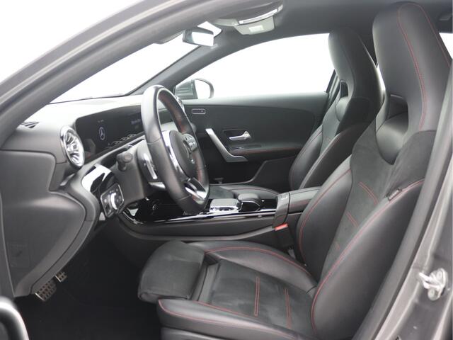 Mercedes-Benz A-KLASSE 220 AMG Camera, Carplay, Sfeerverlichting, Stoelverwarming