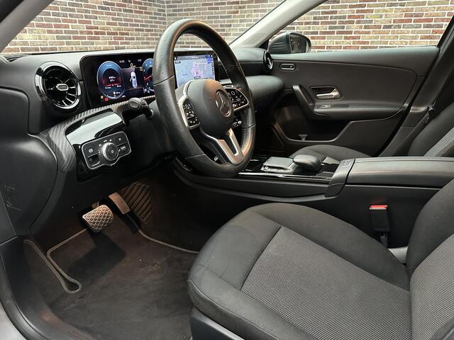 Mercedes-Benz A-KLASSE 180 Business Solution | LED| Widescreen|