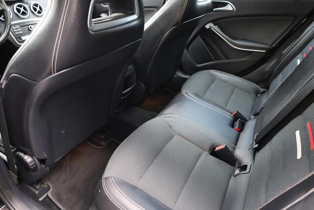Mercedes-Benz A-KLASSE 180 Lease Edition Plus PANO STOELVERW. HALF-LEER CAMERA NL-AUTO ZWARTE-HEMEL NAVI CRUISE CLIMA KEYLESS-START 2XPDC 18''LMV