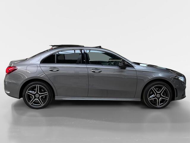 Mercedes-Benz A-KLASSE 250 e Business Solution AMG Limited I Panoramadak I Elek. Trekhaak I Widescreen I Alcantara I Sfeerverlichting