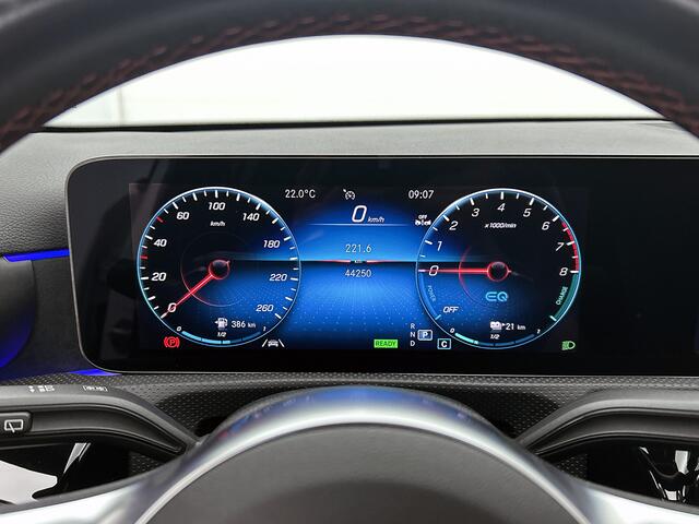 Mercedes-Benz A-KLASSE 250 e AMG Plug-In Hybride | Trekhaak | Panoramadak | Sfeerverlichting | Inclusief 24 maanden MB Certified garantie voor Europa.