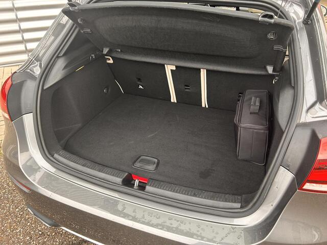 Mercedes-Benz A-KLASSE 250 e | Beige leder | Panoramadak | Apple CarPlay | Sfeerverlichting