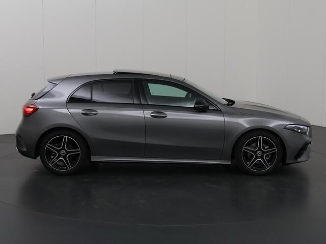 Mercedes-Benz A-KLASSE 180 Star Edition AMG Line | Night | Panoramadak | Sfeerverlichting | MULTIBEAM LED | Stoelverwarming | Sfeerverlichting |