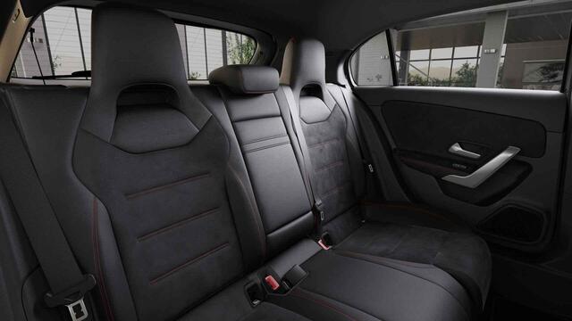 Mercedes-Benz A-KLASSE 180 Business Solution AMG | Multibeam | Panoramadak | Widescreen | Sfeerverlichting | Stoelverwarming | Achteruitrijcamera |
