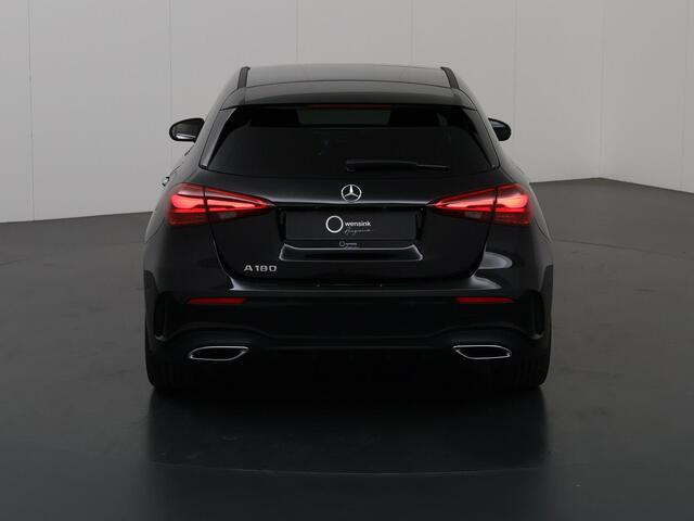 Mercedes-Benz A-KLASSE 180 Star Edition AMG Line | elektrisch glazen panorama-dak | Night pakket | 19" AMG Velgen | Multi-beam |