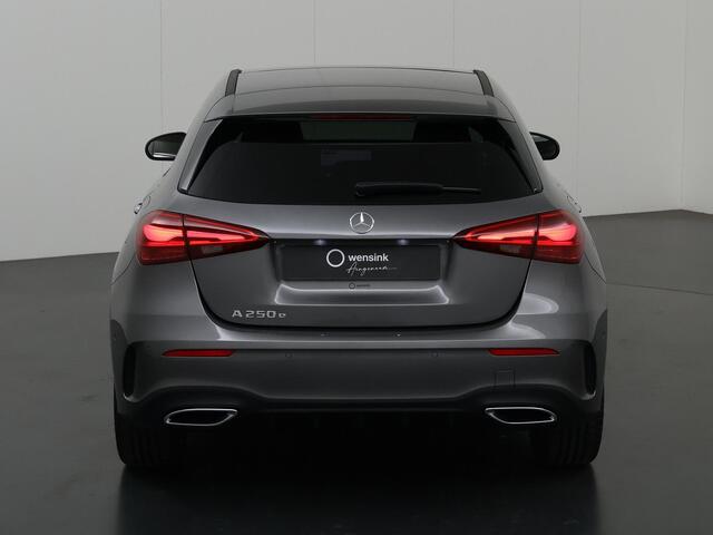 Mercedes-Benz A-KLASSE 250 e AMG Line | Nightpakket | Sfeerverlichting | MULTIBEAM LED | Panoramadak |