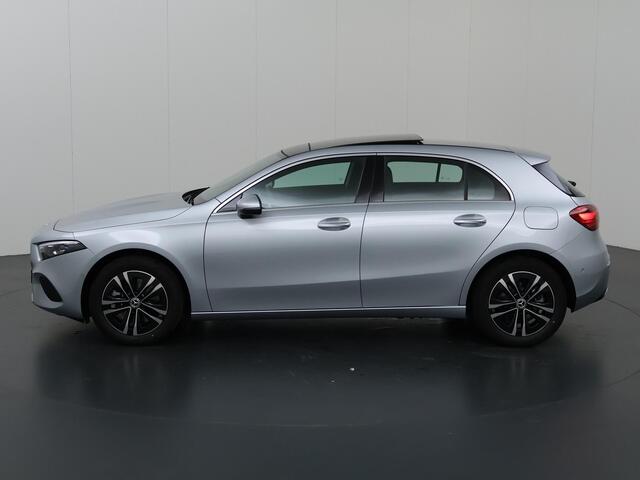 Mercedes-Benz A-KLASSE 250 e Star Edition Luxury Line 250 e Star Edition Luxury Line | Panoramadak | Trekhaak | Multibeam LED | Draadloos opladen voor Smartphone |