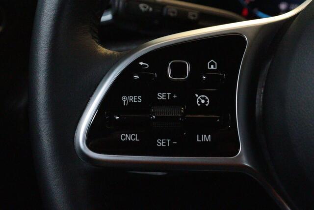 Mercedes-Benz A-KLASSE 180 Business Solution Automaat | NAVI / APPCONNECT | CAMERA + PDC | STOELVERW | CRUISE | WIDE-SCREEN |