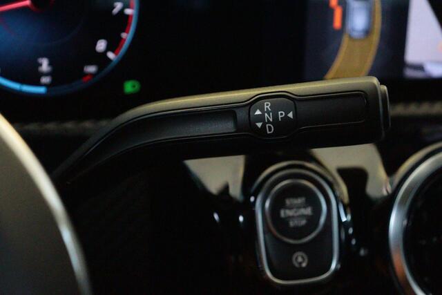 Mercedes-Benz A-KLASSE 180 Business Solution Automaat | NAVI / APPCONNECT | CAMERA + PDC | STOELVERW | CRUISE | WIDE-SCREEN |