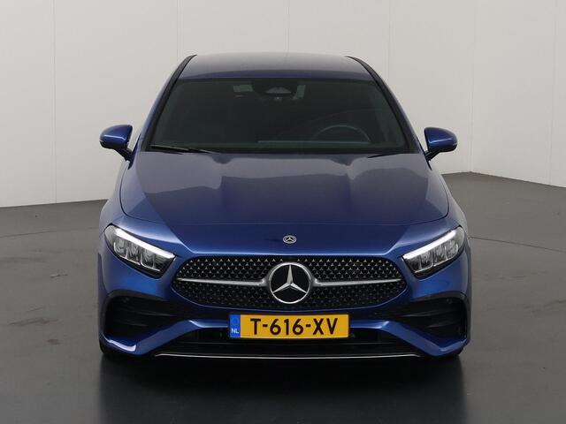 Mercedes-Benz A-KLASSE 180 AMG Line | Stoelverwarming |Widescreen | Sfeerverlichting | Getint glas | Achteruitrijcamera |