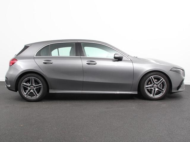 Mercedes-Benz A-KLASSE 200 177pk Automaat MHEV AMG Line Achteruitrij Camera Verwarmde voorstoelen Navigatie LED Climate control Adaptive Cruise control Parkeersensoren Apple Carplay & Android Auto