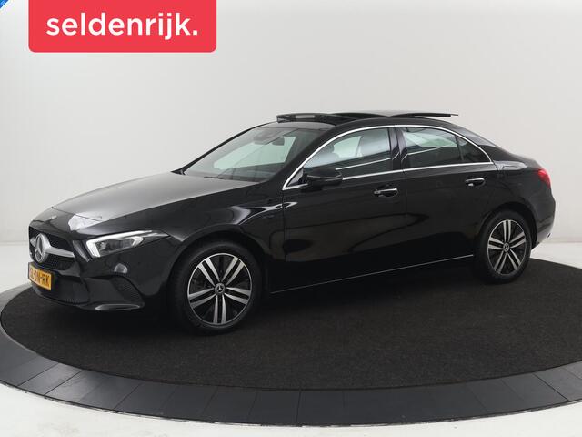 Mercedes-Benz A-KLASSE 250e Progressive | SOH 97,9% | Panoramadak | Leder | Stoelverwarming | Memory | Carplay | Sfeerverlichting | Keyless | Widescreen | Camera | Full LED | Navigatie | PHEV | Plug In