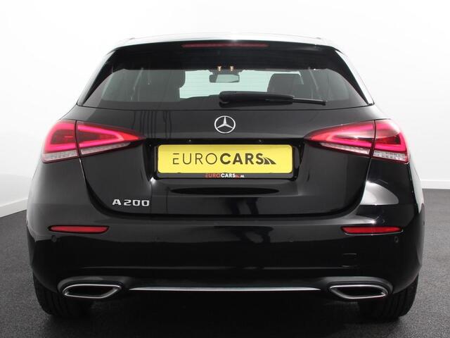 Mercedes-Benz A-KLASSE 200 Automaat Advantage Navigatie Apple Carplay/Android Auto Camera Adaptive cruise control Stoelverwarming Parkeer sensoren