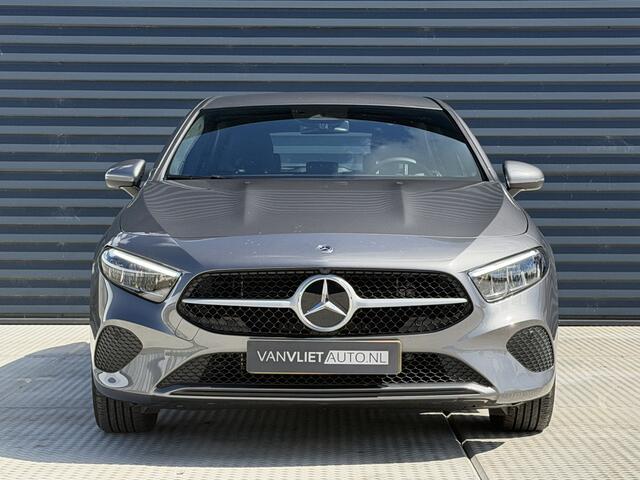 Mercedes-Benz A-KLASSE 250 e Star Edition / Camera / Navigatie
