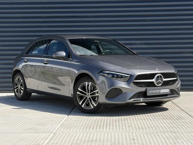 Mercedes-Benz A-KLASSE 250 e Star Edition / Camera / Navigatie