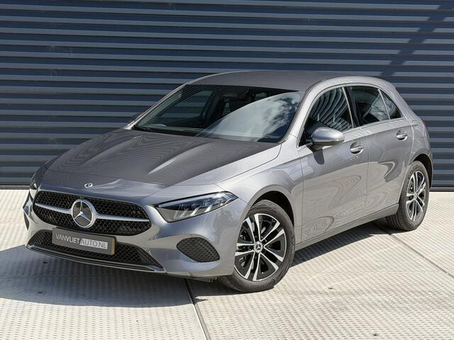 Mercedes-Benz A-KLASSE 250 e Star Edition / Camera / Navigatie