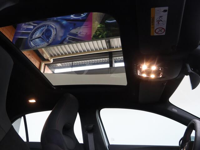 Mercedes-Benz A-KLASSE 250e Business Solution AMG | Panoramaschuifdak | Head-up display | Premium Plus | Stoelverwarming | 360° camera |
