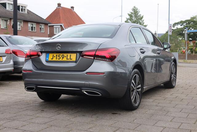 Mercedes-Benz A-KLASSE 250 e I LEDER I CAMERA I TREKHAAK I SFEERVERLICHTING