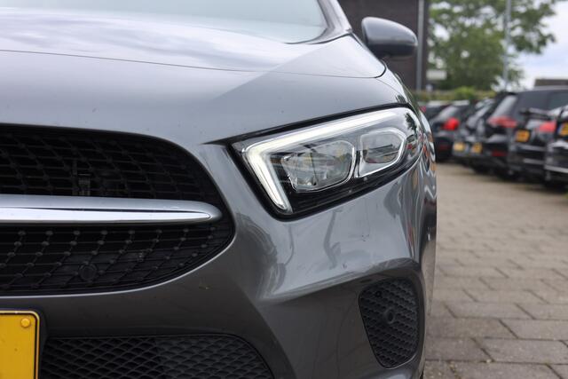 Mercedes-Benz A-KLASSE 250 e I LEDER I CAMERA I TREKHAAK I SFEERVERLICHTING