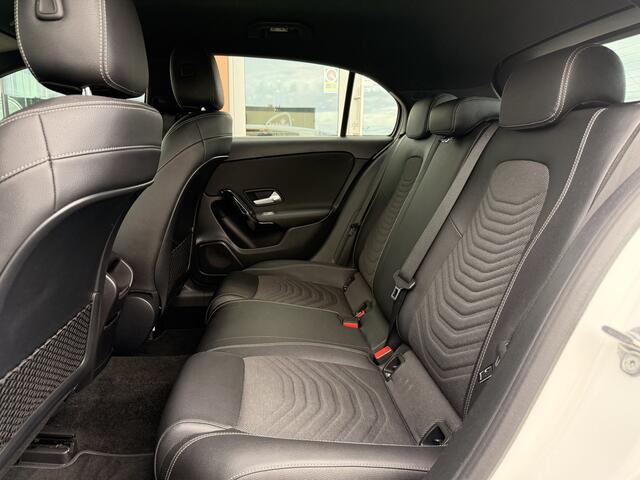 Mercedes-Benz A-KLASSE 160 Advantage | Cruise | Half/Leder | Achteruitrijcamera | Bluetooth |