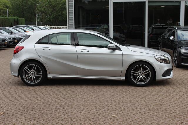 Mercedes-Benz A-KLASSE 180 Sport Edition AMG / Camera / Navigatie / Leder&Alcantara / 18'' / Stoelverwarming / Cruise Control