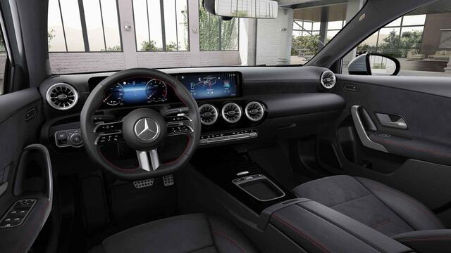 Mercedes-Benz A-KLASSE 180 Business Solution AMG | Panoramadak | Widescreen | Sfeerverlichting | Achteruitrijcamera | Stoelverwarming |