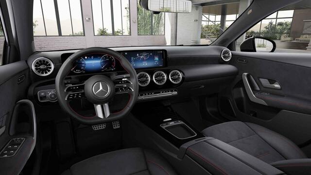 Mercedes-Benz A-KLASSE 180 Business Solution AMG | Panoramadak | Widescreen | Sfeerverlichting | Achteruitrijcamera | Stoelverwarming |
