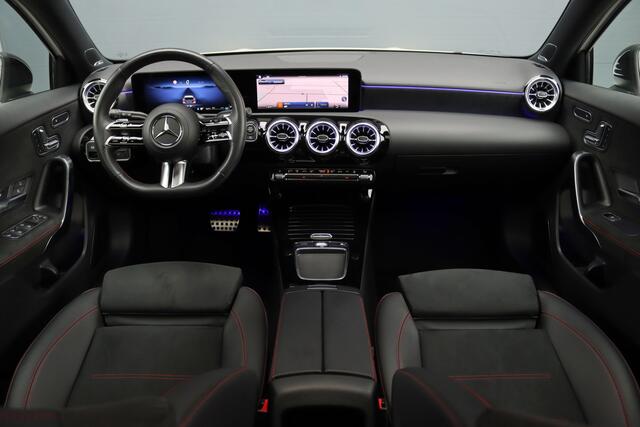 Mercedes-Benz A-KLASSE 250 4MATIC AMG Line | 224pk | Panoramadak | Memory | Burmester | Camera | Standkachel | Keyless Go | Apple Carplay | Nightpakket | Verwarmd Stuurwiel |