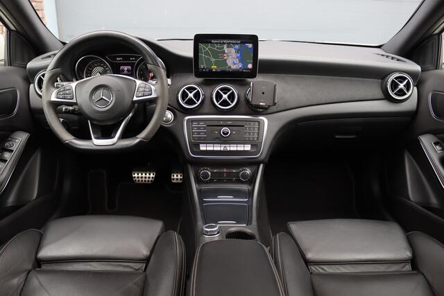 Mercedes-Benz A-KLASSE 180 AMG Line White Art Edition | Panoramadak | Camera | Trekhaak | Apple Carplay | Leder | High Perf. LED | Keyless Start | Regensensor |