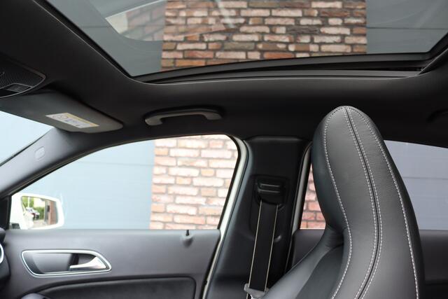 Mercedes-Benz A-KLASSE 180 AMG Line White Art Edition | Panoramadak | Camera | Trekhaak | Apple Carplay | Leder | High Perf. LED | Keyless Start | Regensensor |