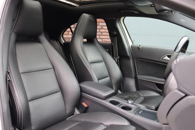 Mercedes-Benz A-KLASSE 180 AMG Line White Art Edition | Panoramadak | Camera | Trekhaak | Apple Carplay | Leder | High Perf. LED | Keyless Start | Regensensor |