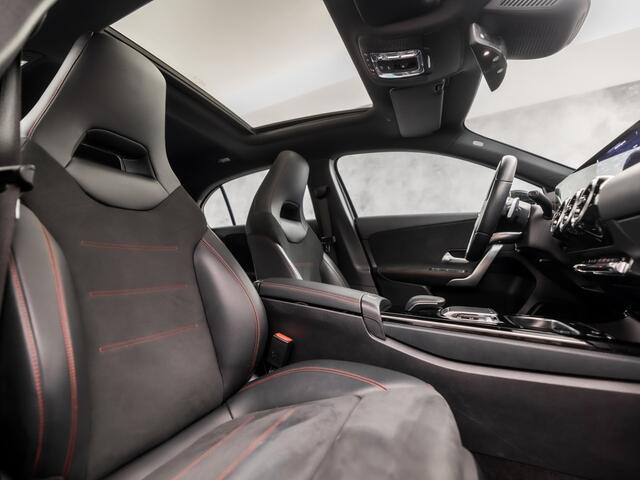 Mercedes-Benz A-KLASSE 180 AMG Sport Automaat (PANORAMADAK, GROOT NAVI, LEDER/ALCANTARA, CAMERA, STOELVERWARMING, SPORTSTOELEN, NIEUWE APK, LANE ASSIST, NIEUWSTAAT)
