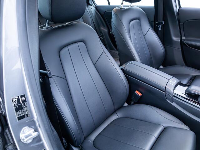 Mercedes-Benz A-KLASSE 200 Premium Plus | Leer | Panodak | Stoelverw. | Afn. trekhaak | Navigatie | All-season banden | Cruise | Camera | Matrix Led